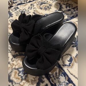 Elegant bow Black Platform Sandals